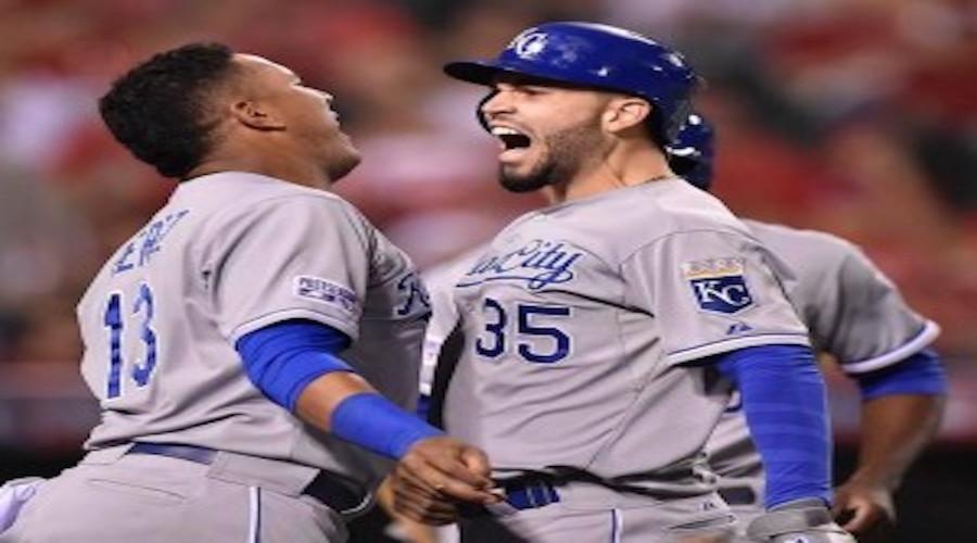 Hosmer and Royals look to come back in Kansas City