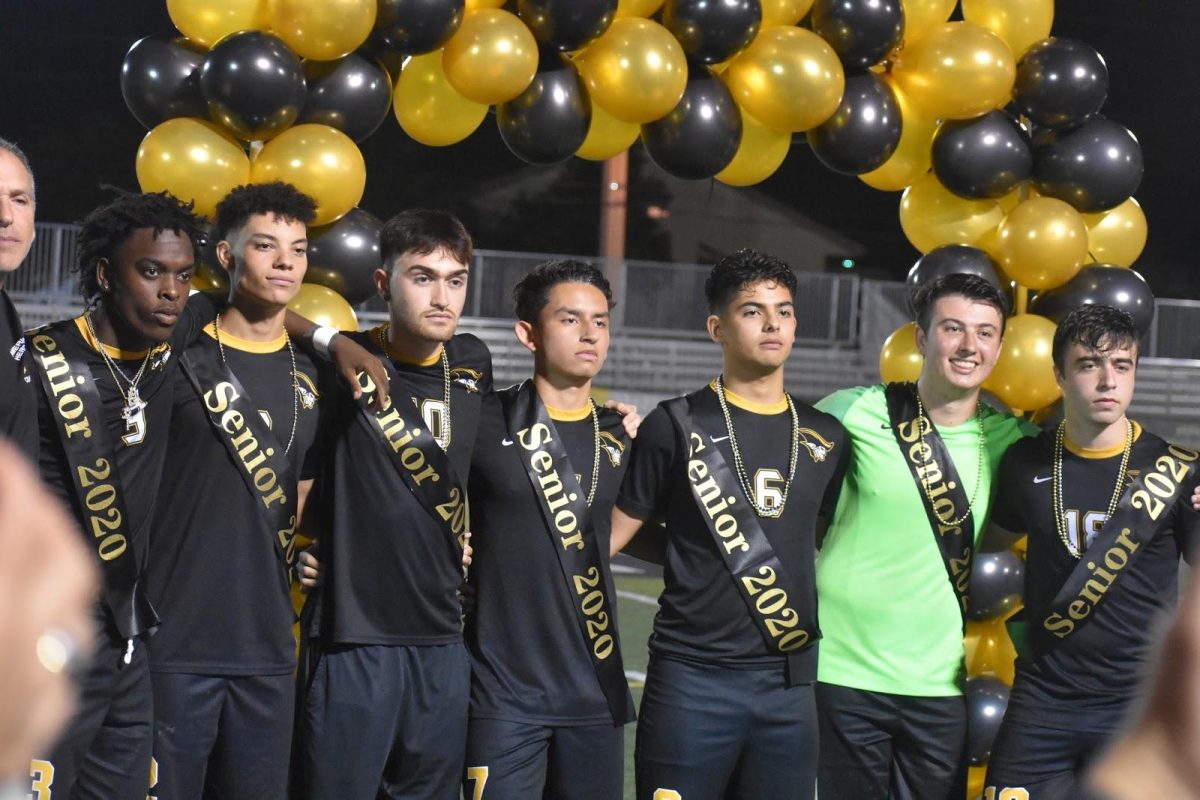 Boys soccer team closes out senior night with a win
