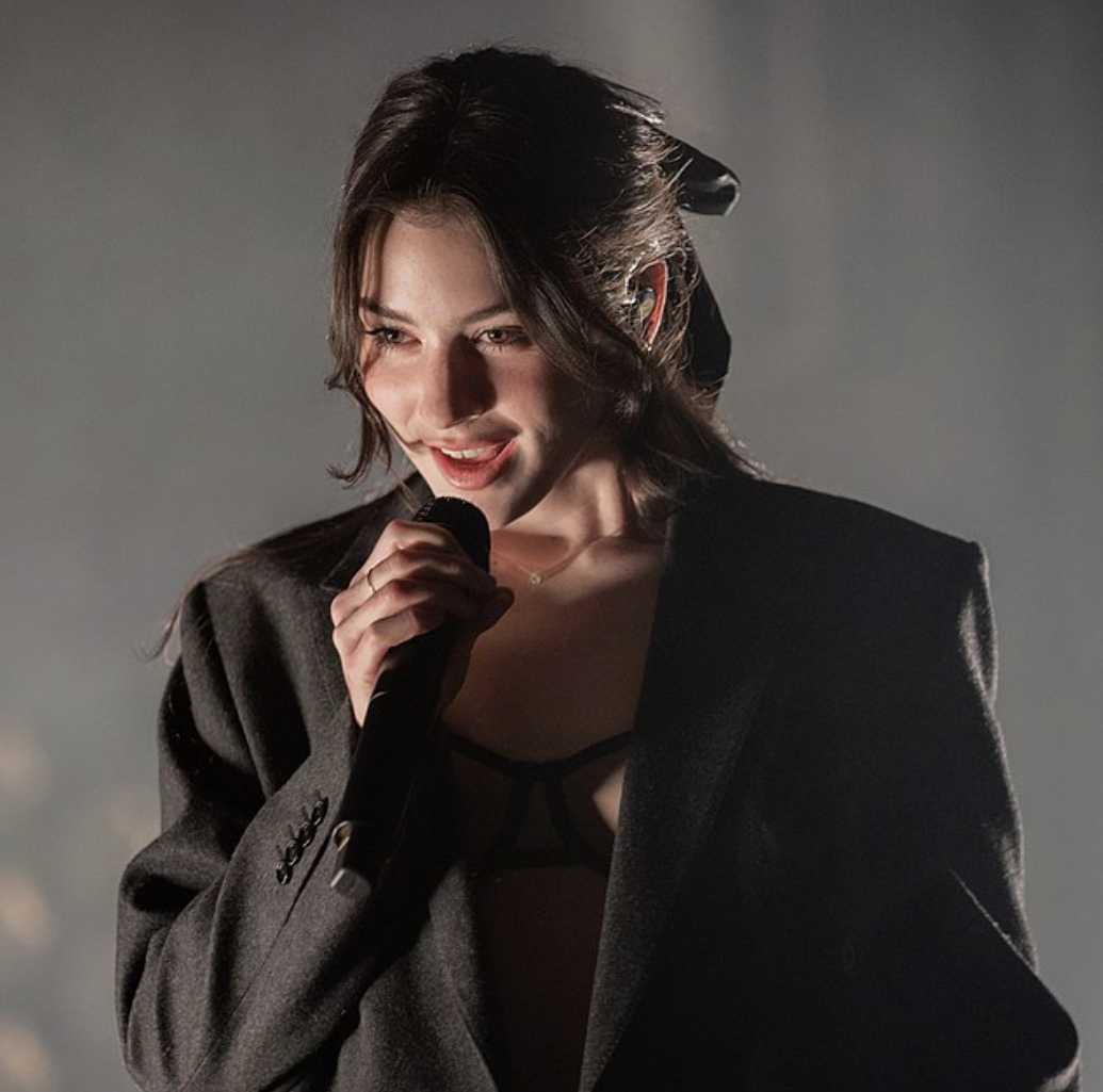 Obscura: Gracie Abrams