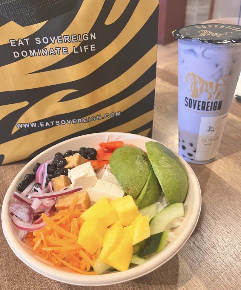 Reviewing the best places seniors can eat for lunch